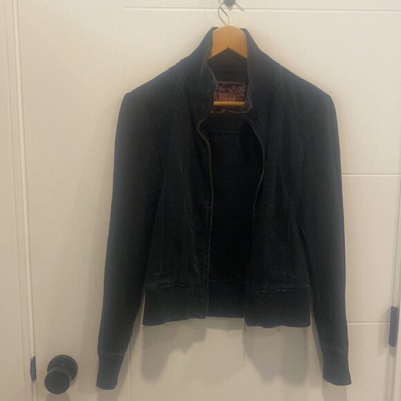 🏁 Aritzia Talula distressed jacket size small - Picture 10 of 10